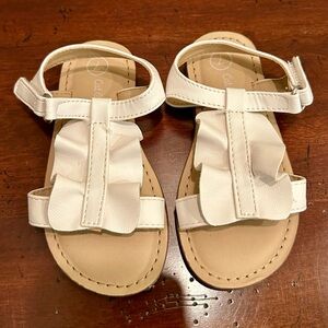 Cat and Jack Size 7 Toddler Summer Sandal in white. Unworn. No tags.